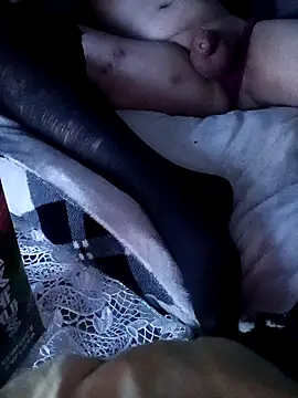 Snapshot of NylonBooyy chatting on November 4, 12:32 am NylonBooyy online show from November 4, 12:32 am