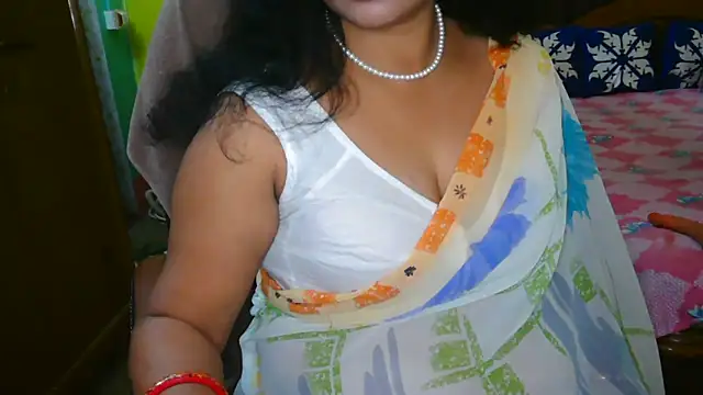 Snapshot of Anushka_21 chatting on December 12, 6:53 pm Anushka 21 online show from December 12, 6:53 pm