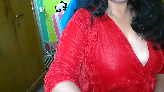 Snapshot of Anushka_21 chatting on December 19, 1:18 am Anushka 21 online show from December 19, 1:18 am