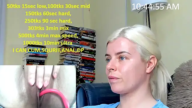 queenofthenighttt online show from March 22, 9:45 am