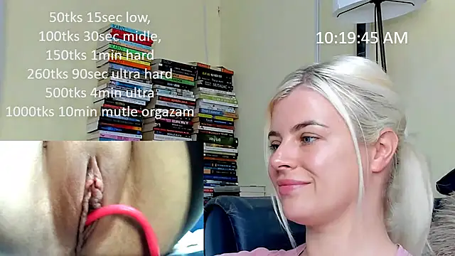 Snapshot of queenofthenighttt chatting on May 25, 8:20 am queenofthenighttt online show from May 25, 8:20 am
