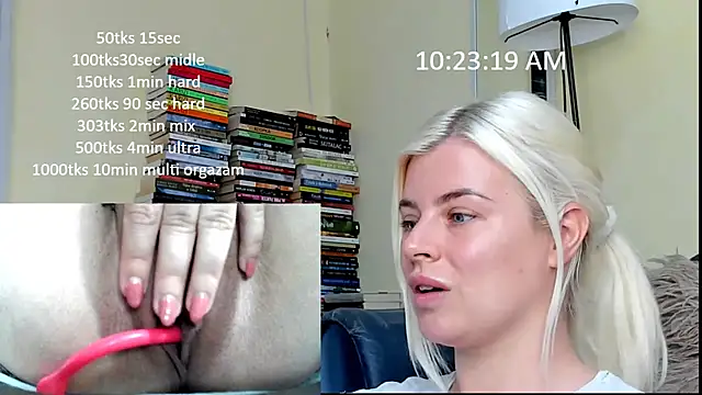 Snapshot of queenofthenighttt chatting on May 29, 8:23 am queenofthenighttt online show from May 29, 8:23 am