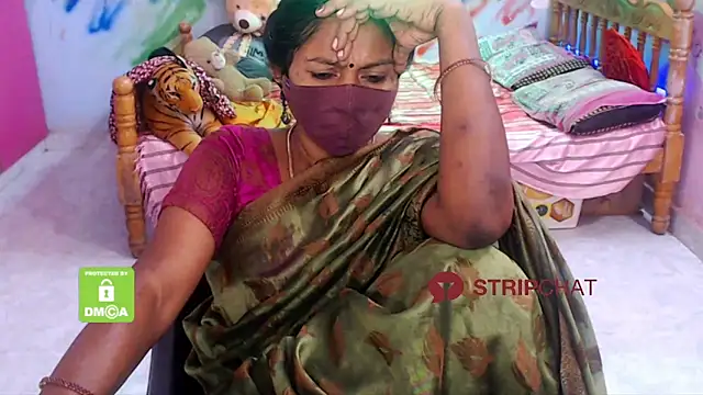 Snapshot of Novapol chatting on December 8, 4:04 am Novapol online show from December 8, 4:04 am