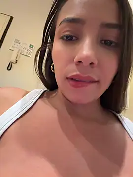 Snapshot of Hall_16 chatting on May 29, 9:24 pm Hall 16 online show from May 29, 9:24 pm