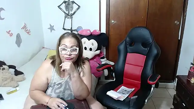 Britney-22 online show from October 21, 12:00 am