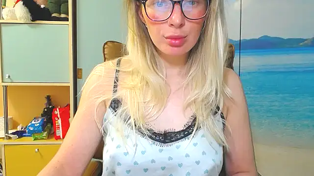 Snapshot of miaa_sunn chatting on May 11, 9:23 pm miaa sunn online show from May 11, 9:23 pm