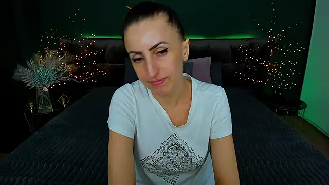 Rebecca Diamond online show from February 27, 3:37 pm