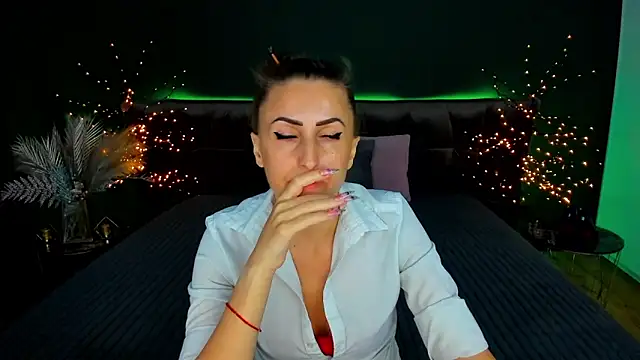 Rebecca Diamond online show from September 15, 5:51 am