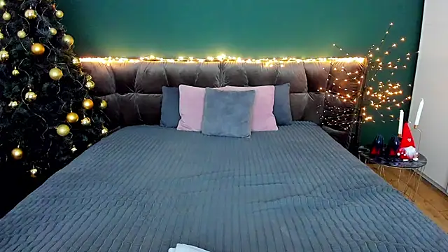 Rebecca Diamond online show from January 12, 6:51 am