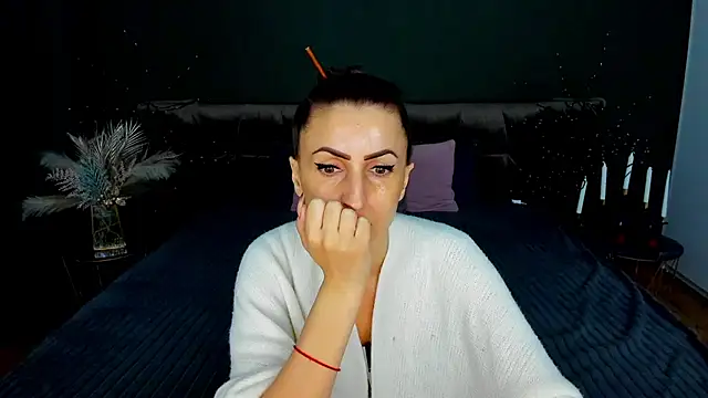 Rebecca Diamond online show from February 13, 6:20 am