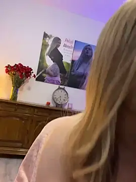 Snapshot of Cute-Alice chatting on March 14, 10:05 pm Cute-Alice online show from March 14, 10:05 pm