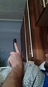 Snapshot of Rolandxxxr chatting on February 19, 9:17 am Rolandxxxr online show from February 19, 9:17 am