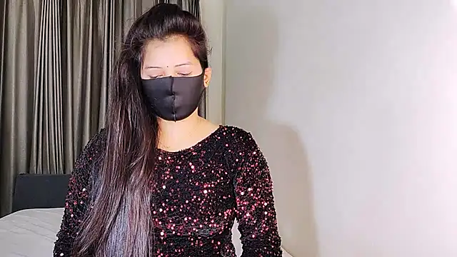 YourLovelyQueen online show from December 14, 8:29 pm