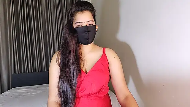 YourLovelyQueen online show from February 14, 3:22 am