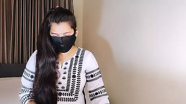YourLovelyQueen online show from March 12, 2:20 am