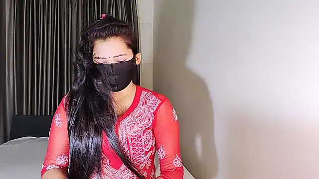 YourLovelyQueen online show from March 20, 5:15 pm
