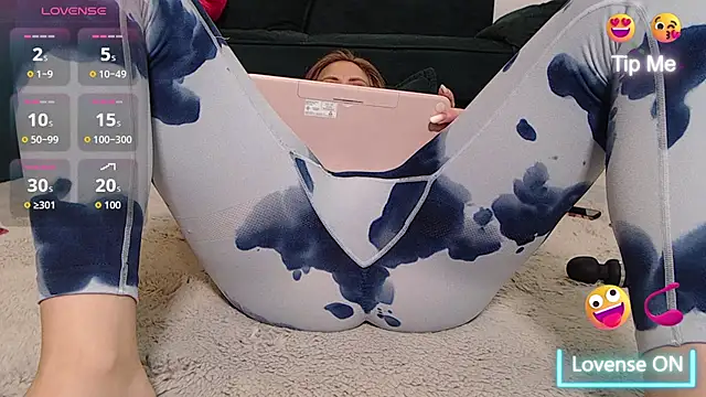 natasha-bigas online show from June 25, 9:30 pm