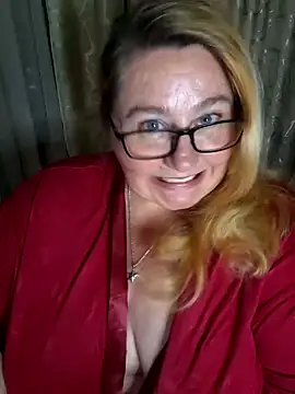 Snapshot of Iceprincess2bad4u chatting on April 20, 6:09 pm Iceprincess2bad4u online show from April 20, 6:09 pm