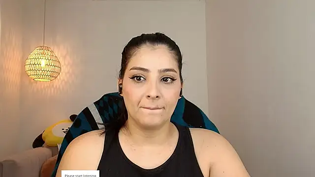 Snapshot of YummyAnna_ chatting on January 6, 8:23 pm YummyAnna online show from January 6, 8:23 pm