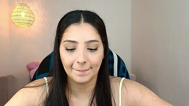 Snapshot of YummyAnna_ chatting on February 18, 8:16 pm YummyAnna online show from February 18, 8:16 pm