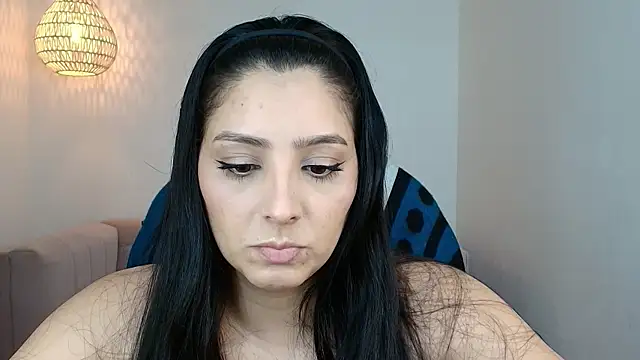 Snapshot of YummyAnna_ chatting on April 8, 7:58 pm YummyAnna online show from April 8, 7:58 pm