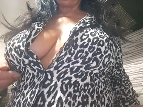 Snapshot of La_Vedova_Allegra chatting on November 28, 7:49 pm La Vedova Allegra online show from November 28, 7:49 pm