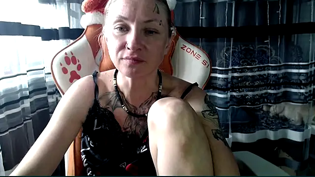 Snapshot of cold_lollipop chatting on April 23, 6:58 am cold lollipop online show from April 23, 6:58 am