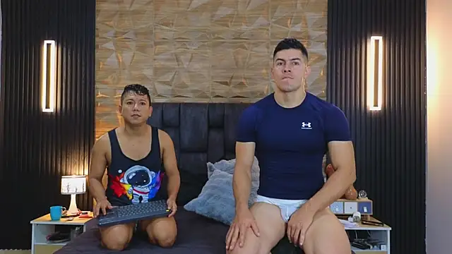 Snapshot of FelipeAndMarcello3 chatting on July 27, 2:13 pm FelipeAndMarcello3 online show from July 27, 2:13 pm