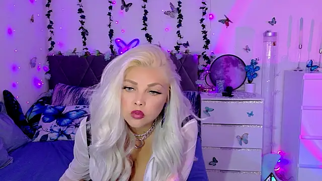 Snapshot of LexY- chatting on July 16, 9:54 pm LexY- online show from July 16, 9:54 pm