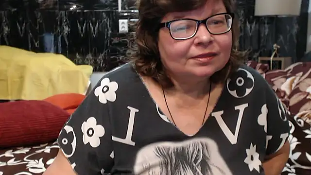 Snapshot of SweetMommaX chatting on March 14, 7:19 pm SweetMommaX online show from March 14, 7:19 pm