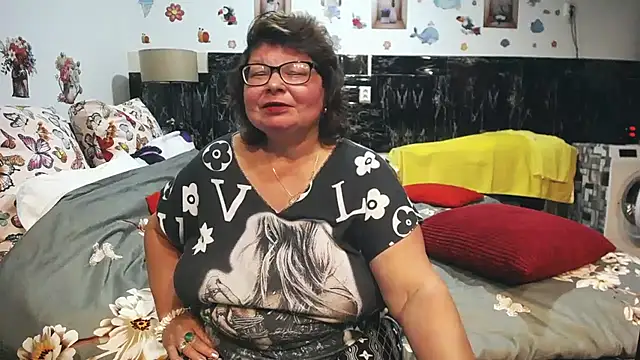 SweetMommaX online show from April 22, 6:20 pm