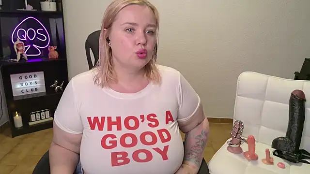 Snapshot of MargotGrey chatting on May 25, 6:36 pm MargotGrey online show from May 25, 6:36 pm