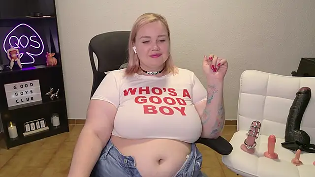 Snapshot of MargotGrey chatting on May 31, 3:19 pm MargotGrey online show from May 31, 3:19 pm