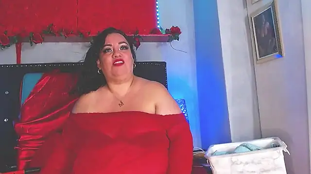 Snapshot of -helen chatting on December 5, 10:12 pm -helen online show from December 5, 10:12 pm