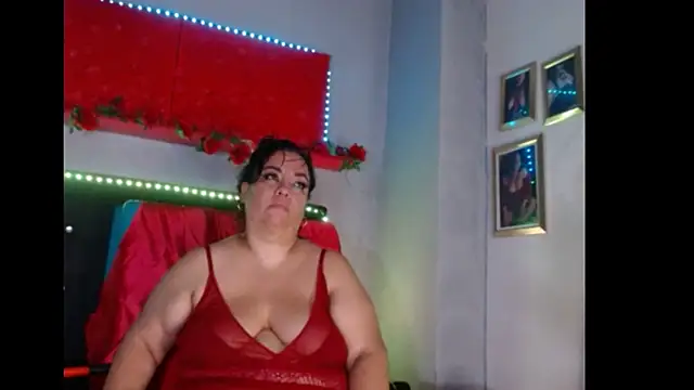 Snapshot of -helen chatting on January 13, 5:44 am -helen online show from January 13, 5:44 am