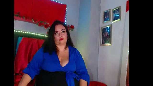 Snapshot of -helen chatting on January 15, 4:04 am -helen online show from January 15, 4:04 am