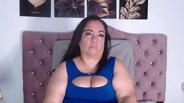 Snapshot of -helen chatting on October 3, 9:39 am -helen online show from October 3, 9:39 am
