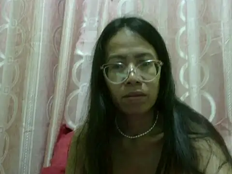Snapshot of Tinderella chatting on May 27, 9:01 pm Tinderella online show from May 27, 9:01 pm