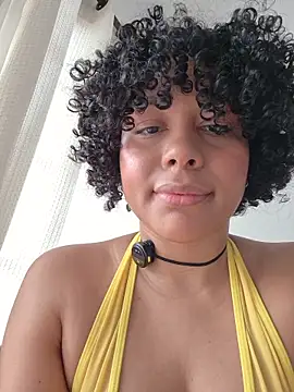 Snapshot of Electric_bae chatting on February 15, 2:36 pm Electric bae online show from February 15, 2:36 pm