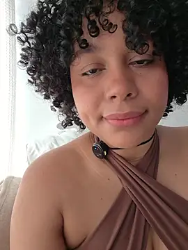 Snapshot of Electric_bae chatting on February 16, 2:13 pm Electric bae online show from February 16, 2:13 pm