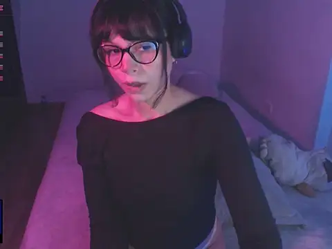 Snapshot of alien__show chatting on May 19, 3:35 am alien show online show from May 19, 3:35 am