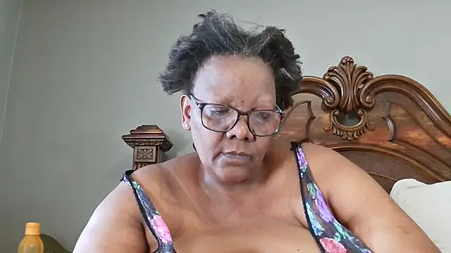 Snapshot of SEXYBOOBSNASS chatting on February 1, 8:18 am SEXYBOOBSNASS online show from February 1, 8:18 am