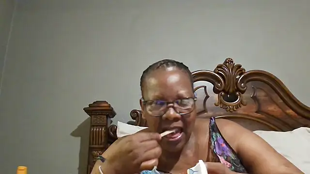 Snapshot of SEXYBOOBSNASS chatting on February 2, 8:08 pm SEXYBOOBSNASS online show from February 2, 8:08 pm