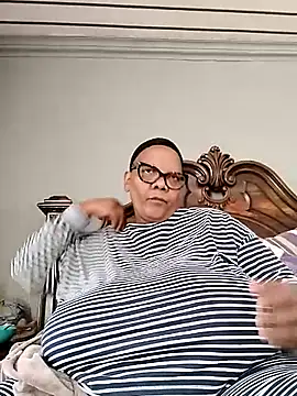 Snapshot of SEXYBOOBSNASS chatting on October 21, 7:42 am SEXYBOOBSNASS online show from October 21, 7:42 am