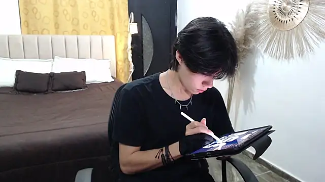 Snapshot of Elio-cam chatting on November 3, 8:26 am Elio-cam online show from November 3, 8:26 am