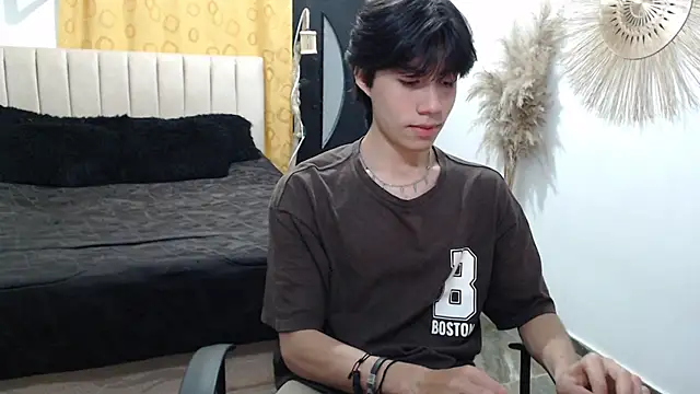 Snapshot of Elio-cam chatting on May 27, 2:30 am Elio-cam online show from May 27, 2:30 am