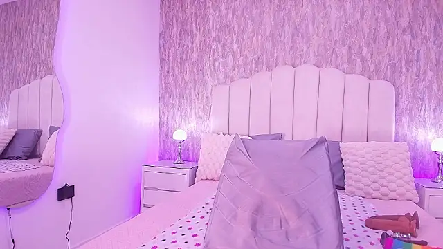 raven lilith  online show from February 11, 3:11 am