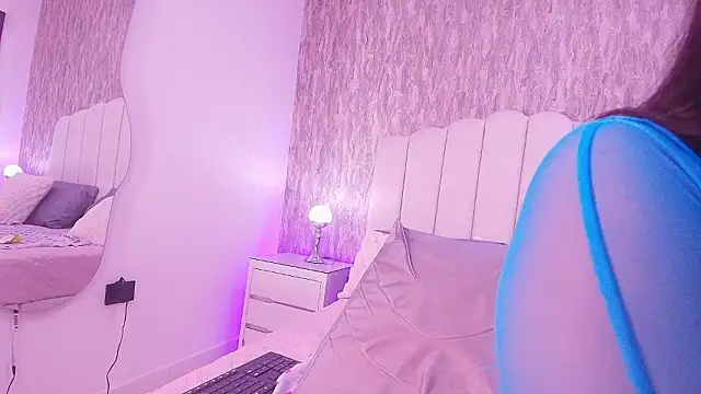 raven lilith  online show from February 14, 3:14 am