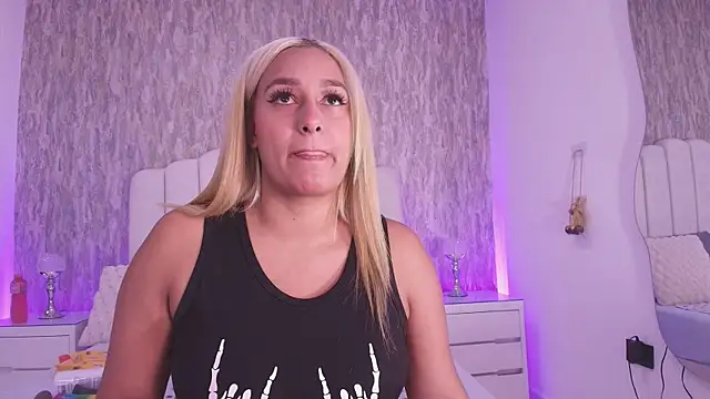 raven lilith  online show from April 22, 3:09 am