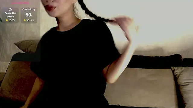 Snapshot of Iam_Luna chatting on February 7, 6:22 pm Iam Luna online show from February 7, 6:22 pm